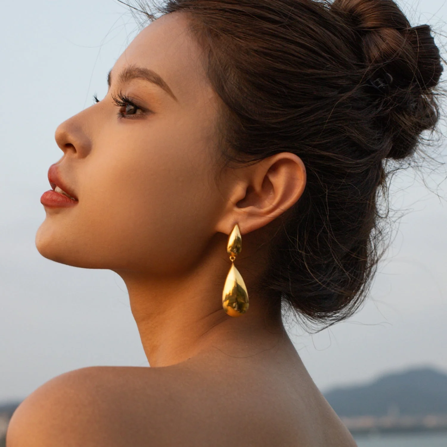 Bethanie | Teardrop Dangle Stud - Gold