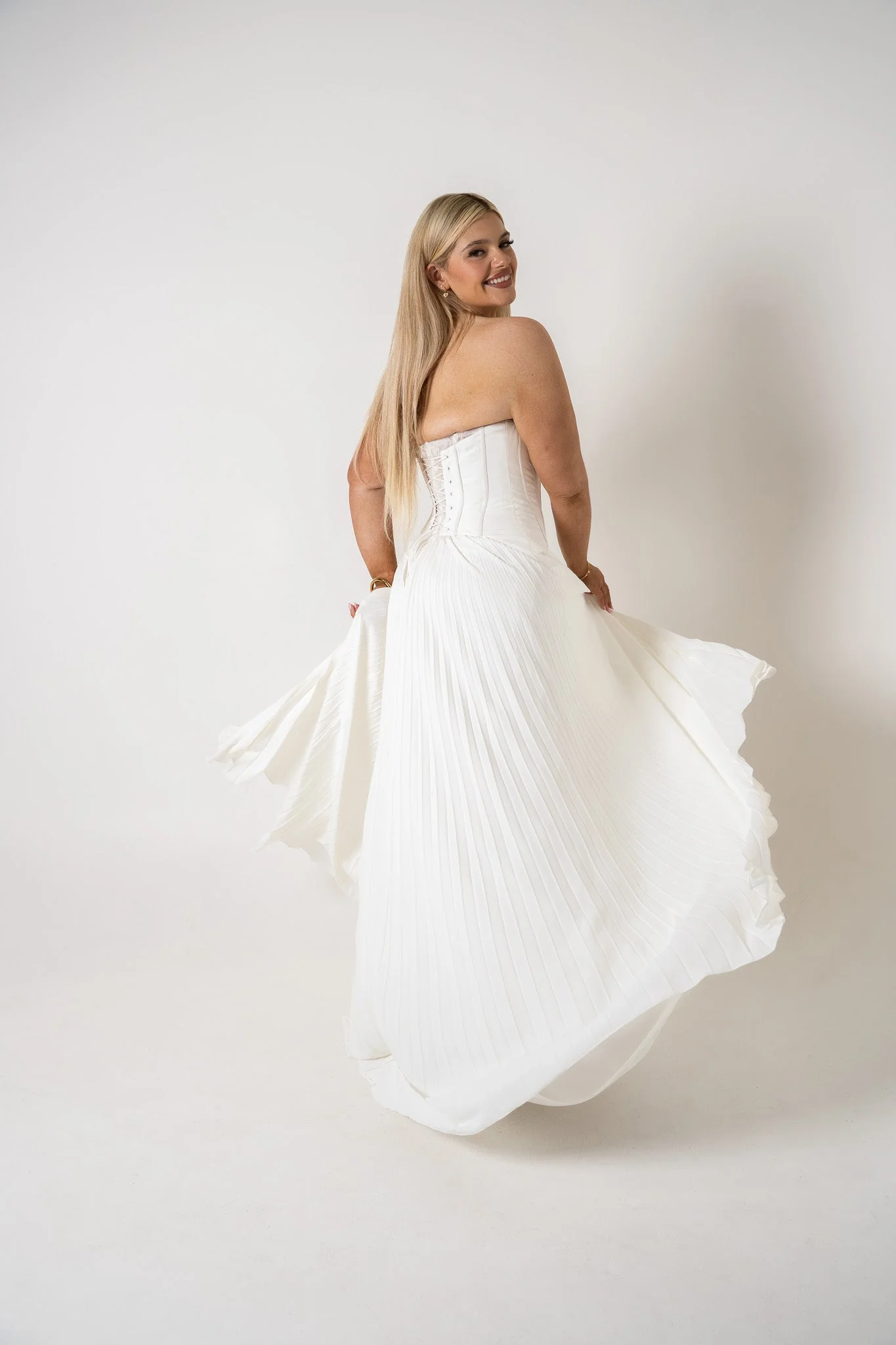 Christina - Image 8