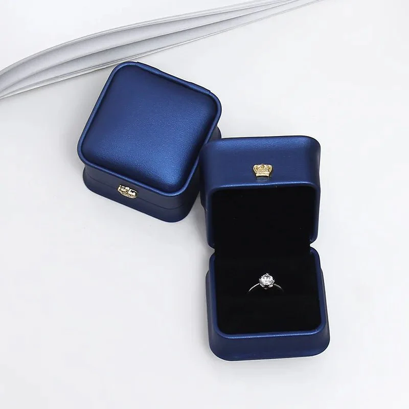 Crown Clasp Jewellery Box - Image 3