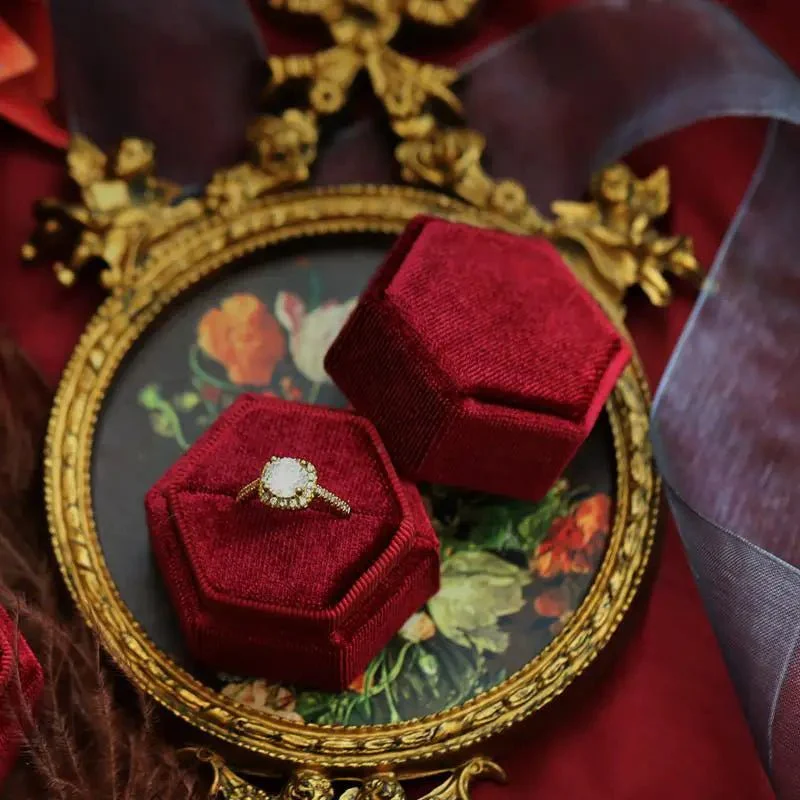 Gwendolyn Double Ring Box - Image 15