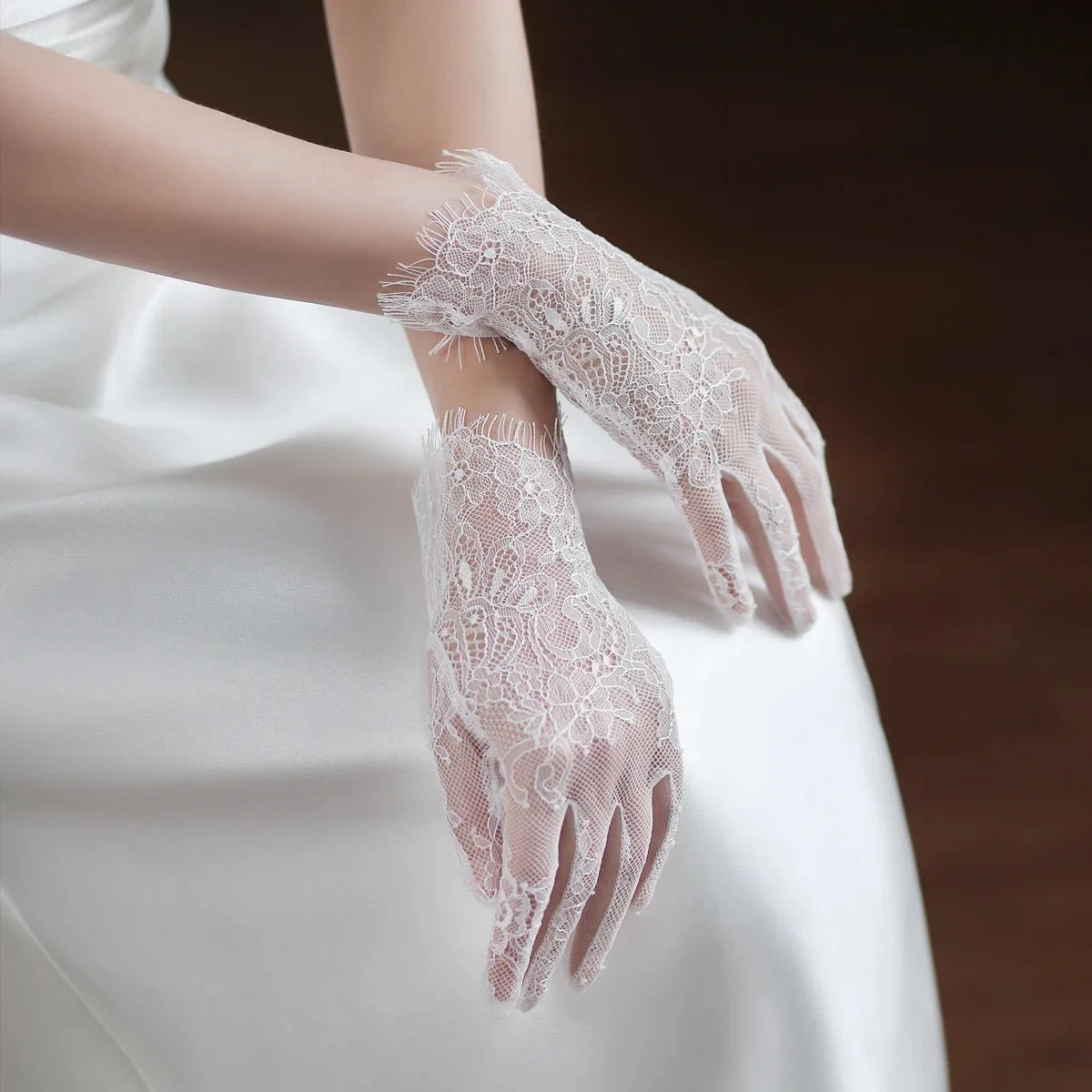 Lucine | Wrist Length Lace Gloves - Image 3