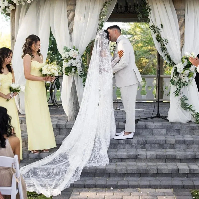Renata | Mantilla Lace Veil - Image 5