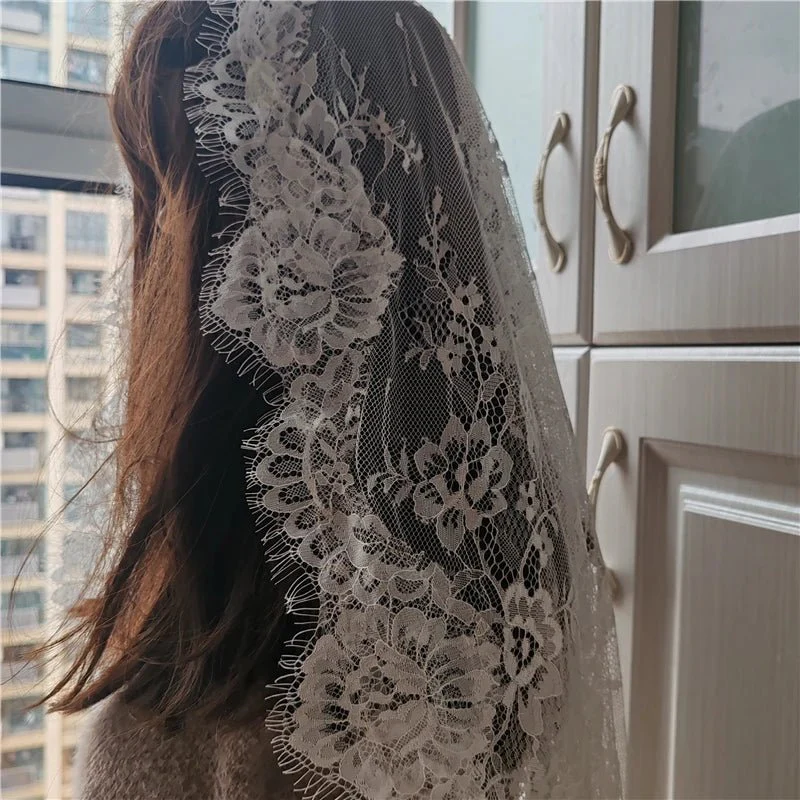 Renata | Mantilla Lace Veil - Image 6