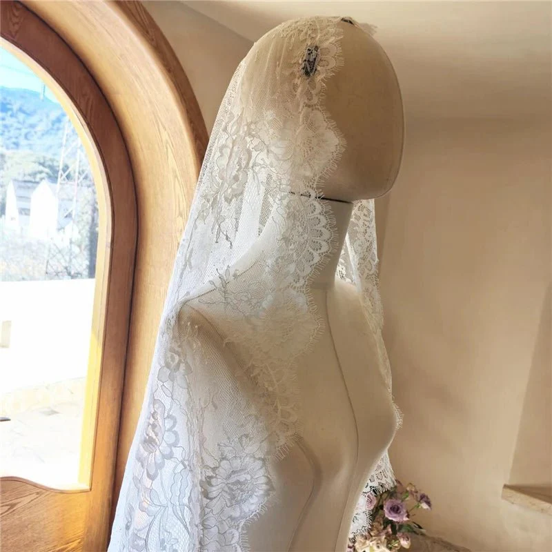 Renata | Mantilla Lace Veil - Image 8