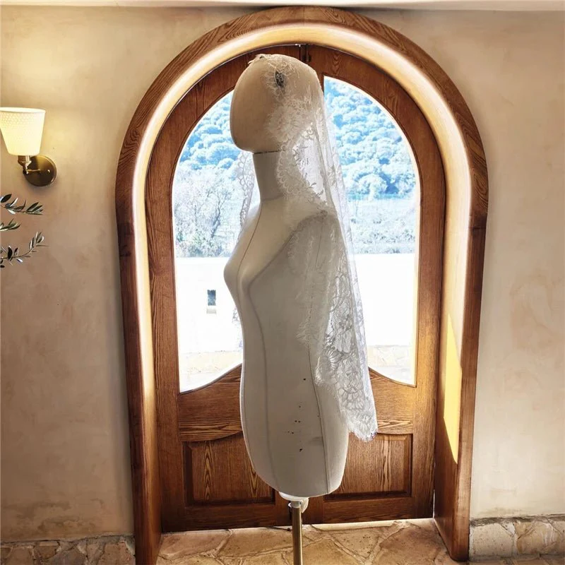 Renata | Mantilla Lace Veil - Image 9
